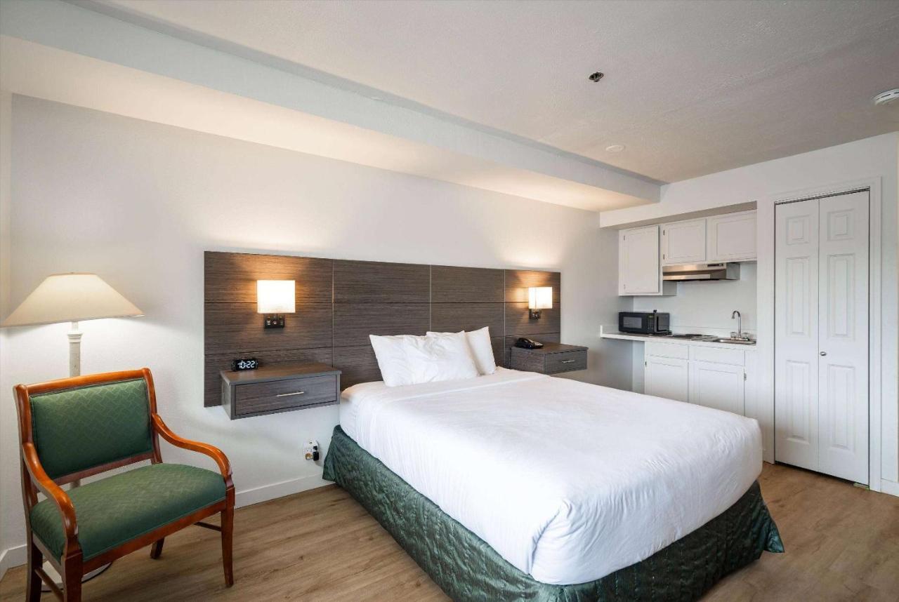Baymont Inn & Suites By Wyndham Bellingham Exteriér fotografie