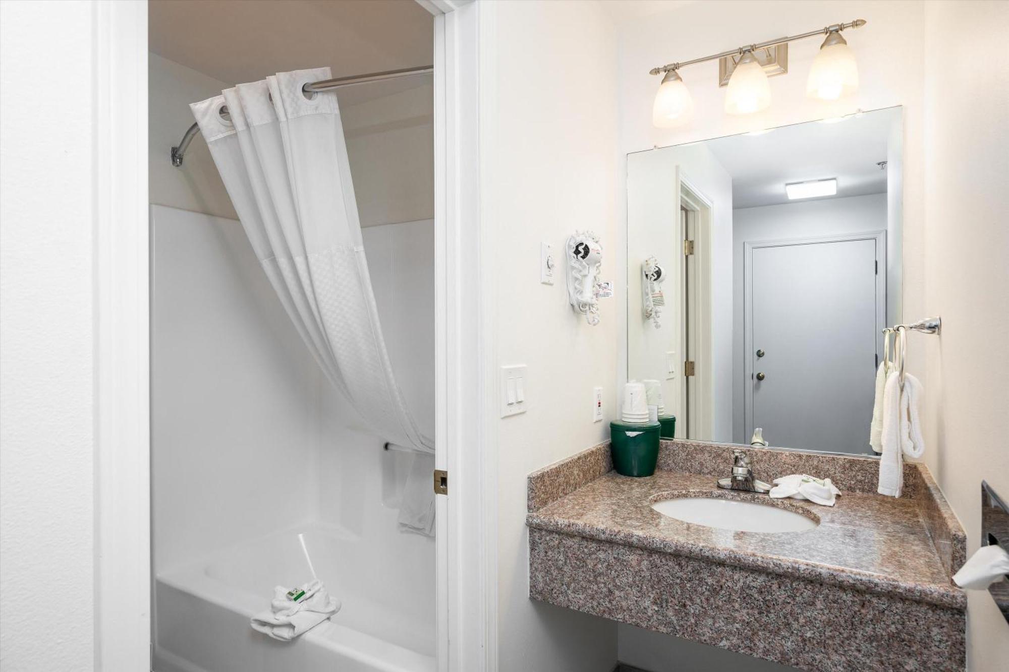 Baymont Inn & Suites By Wyndham Bellingham Exteriér fotografie