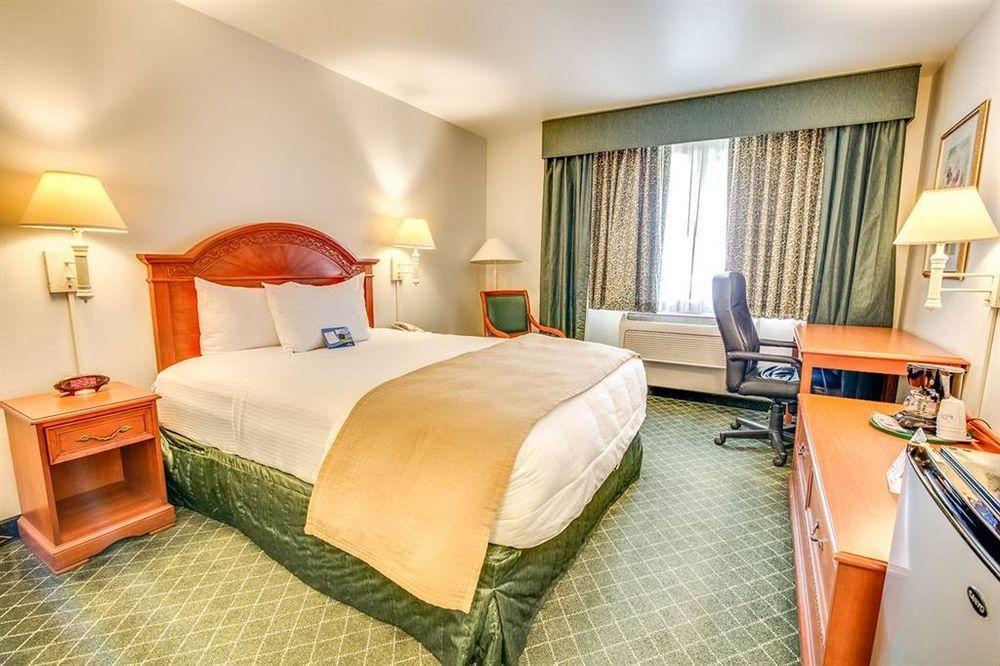 Baymont Inn & Suites By Wyndham Bellingham Exteriér fotografie